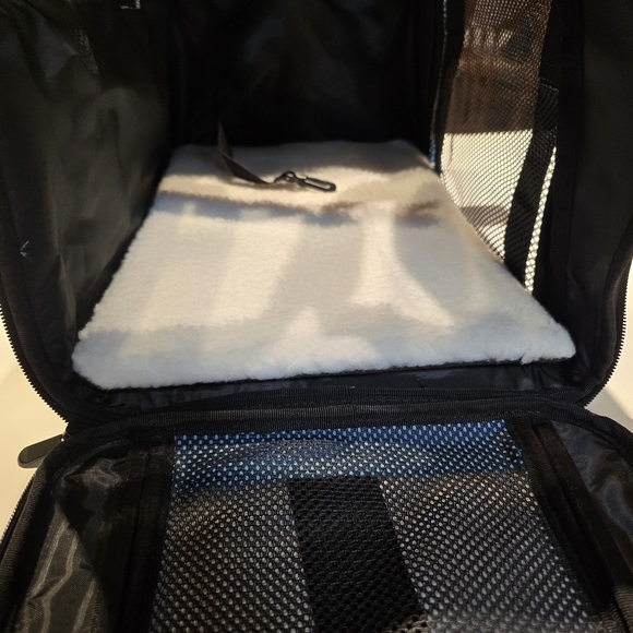 Source Unknown Blue Pet Carrier - Picture 4 of 5